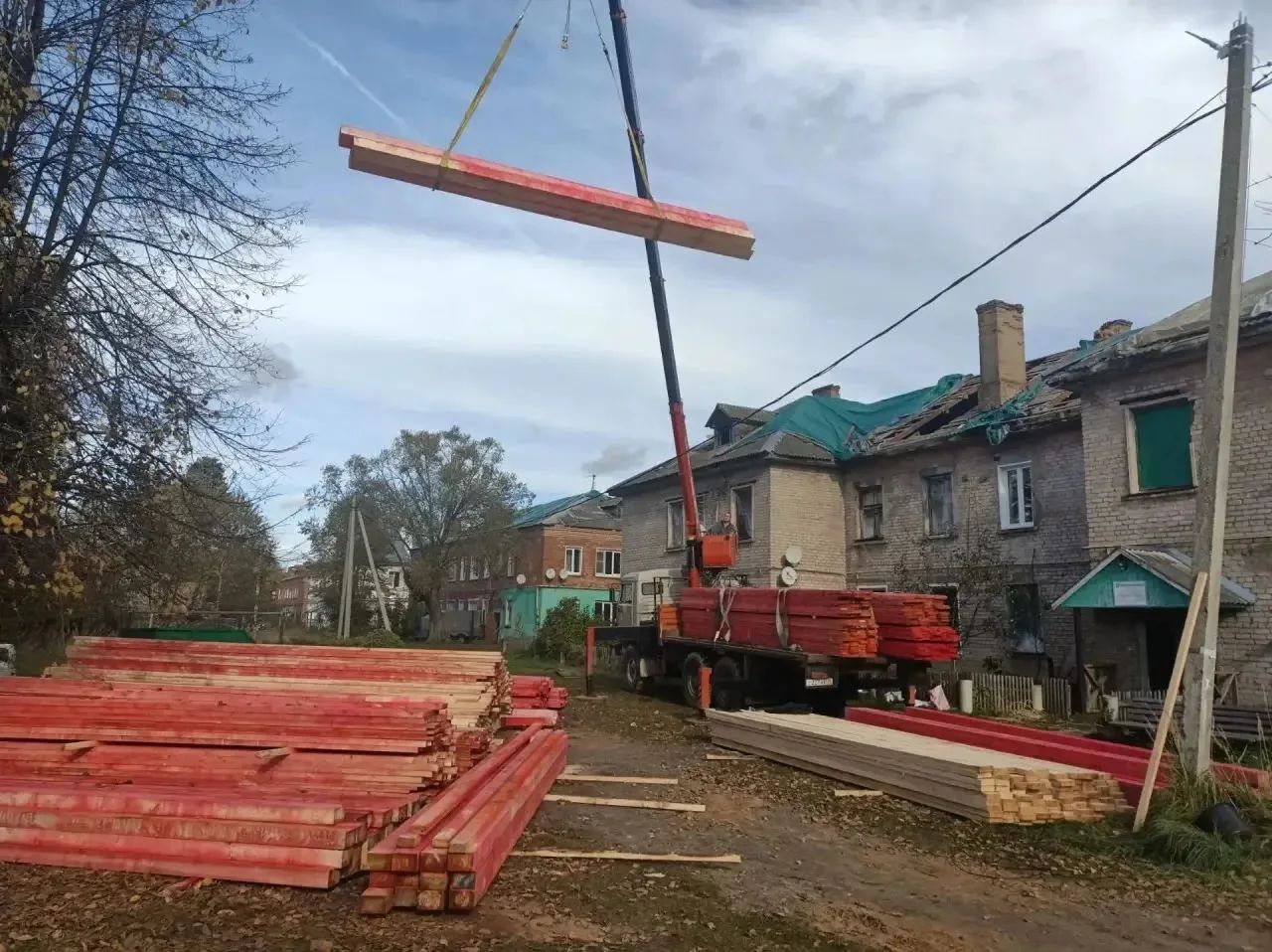 В Кубринске восстанавливают поврежденные дома